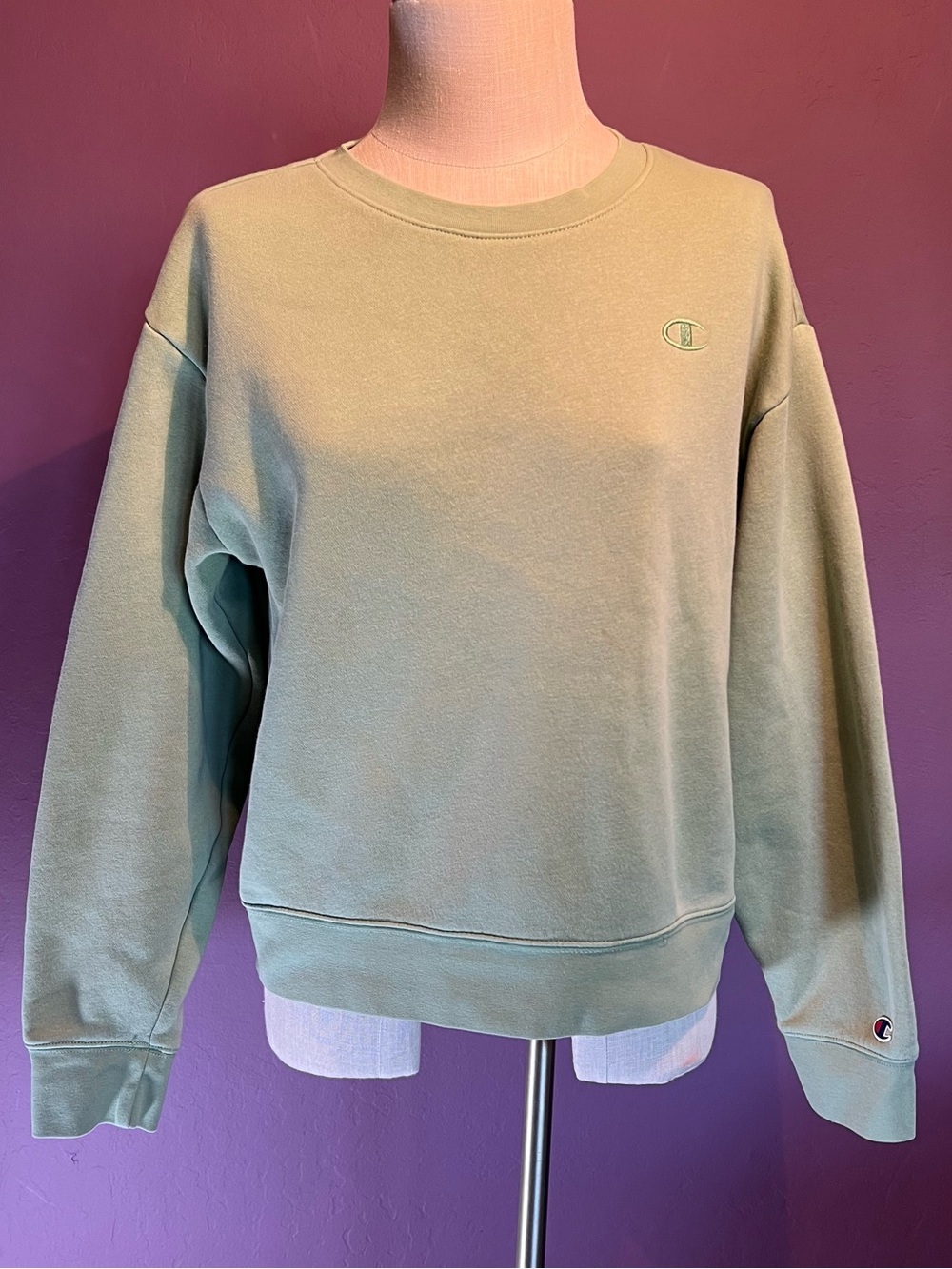 💚Champion Sage Green Crewneck Sweatshirt